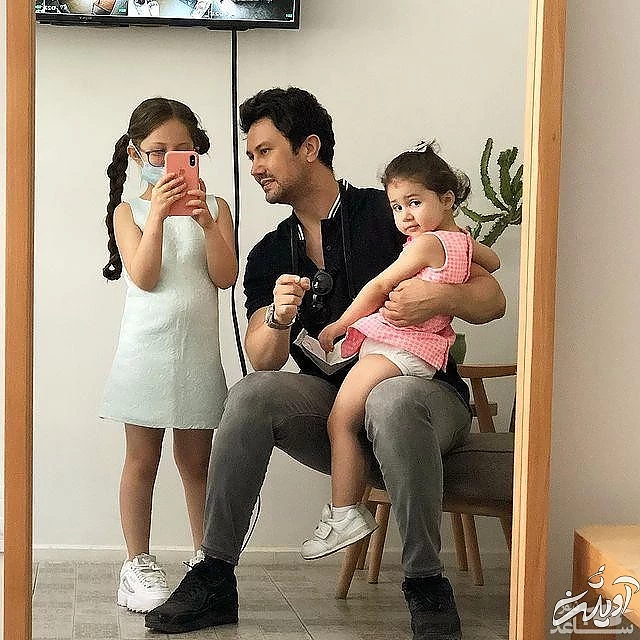 شارخ استخری و دخترانش